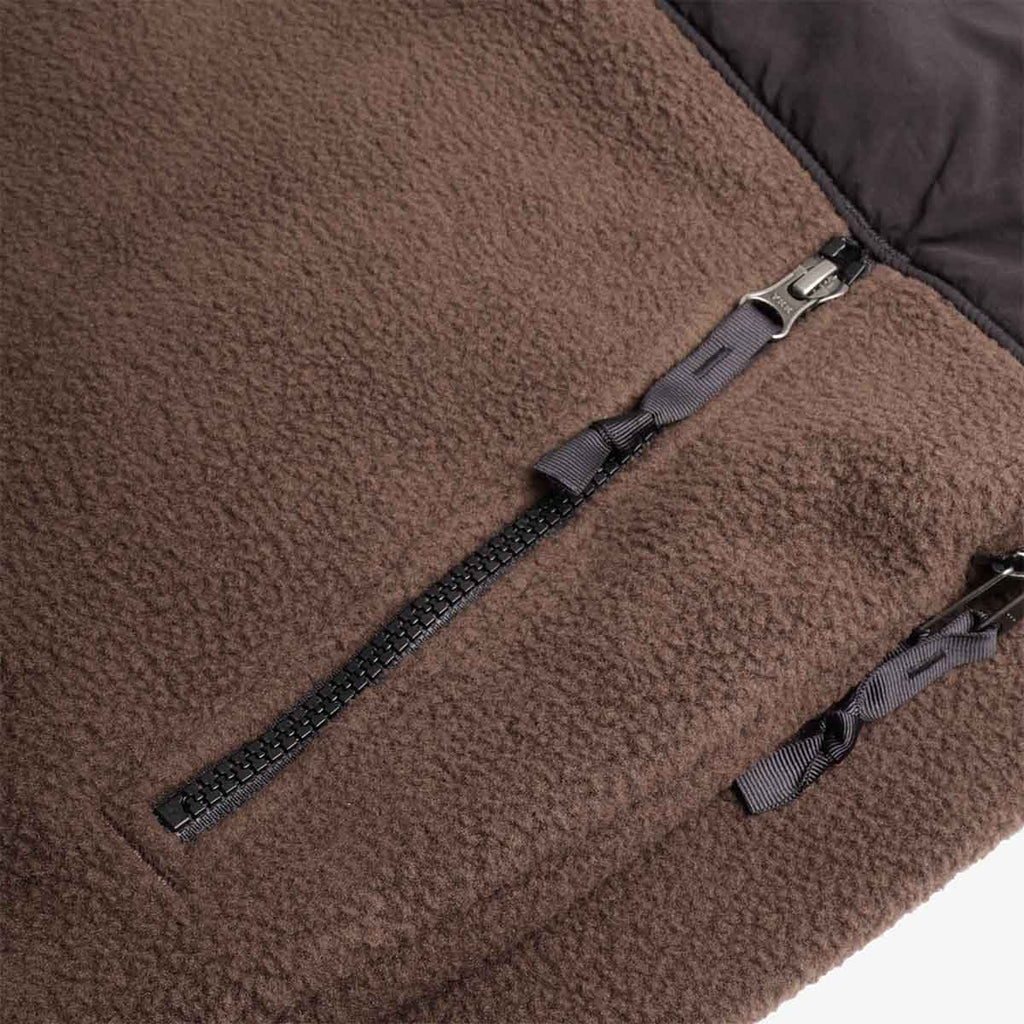 Zip chest pocket on brown pile fleece, Retro Denali