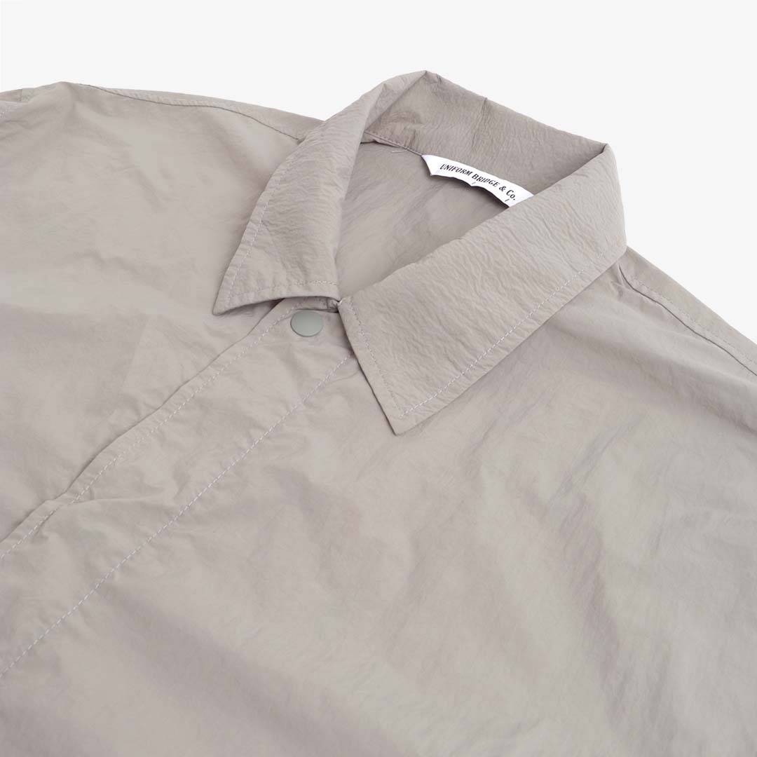 Uniform Bridge Fishtail Shirt, Khaki Grey, Detail Shot 4