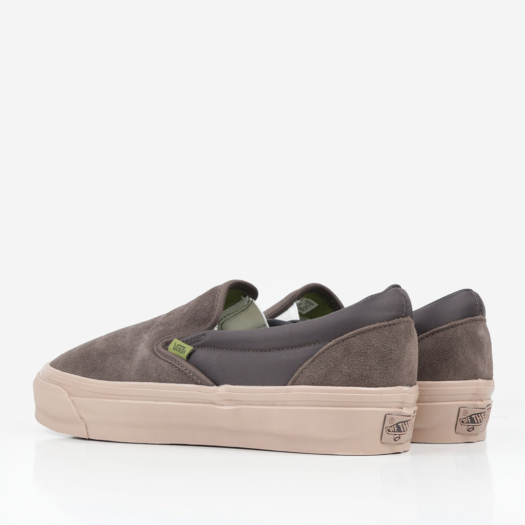 Vans Premium Classic Slip-On 98 Shoes, Suede Coal Brown, Detail Shot 3