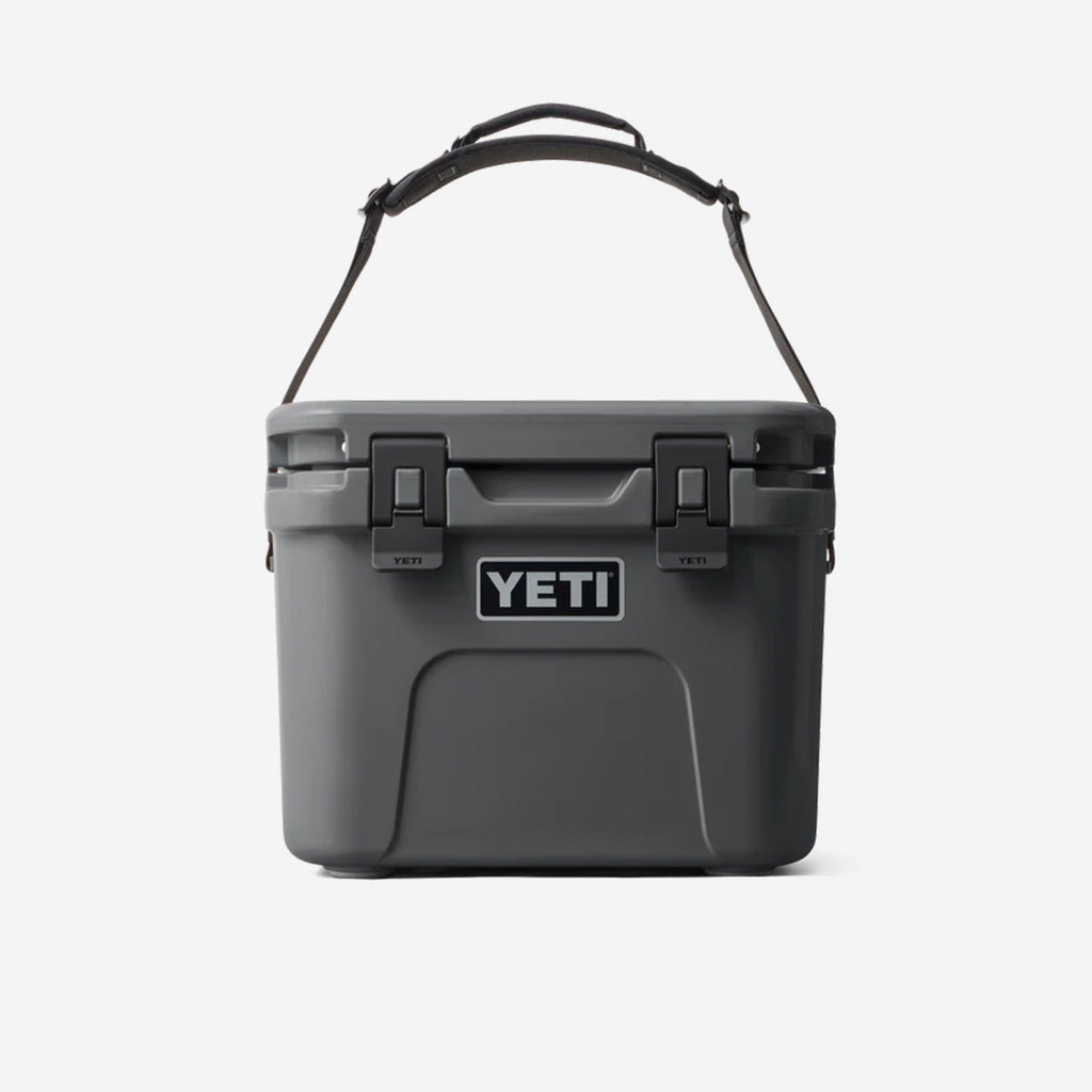 YETI Roadie 15 Cool Box, Charcoal, Detail Shot 2