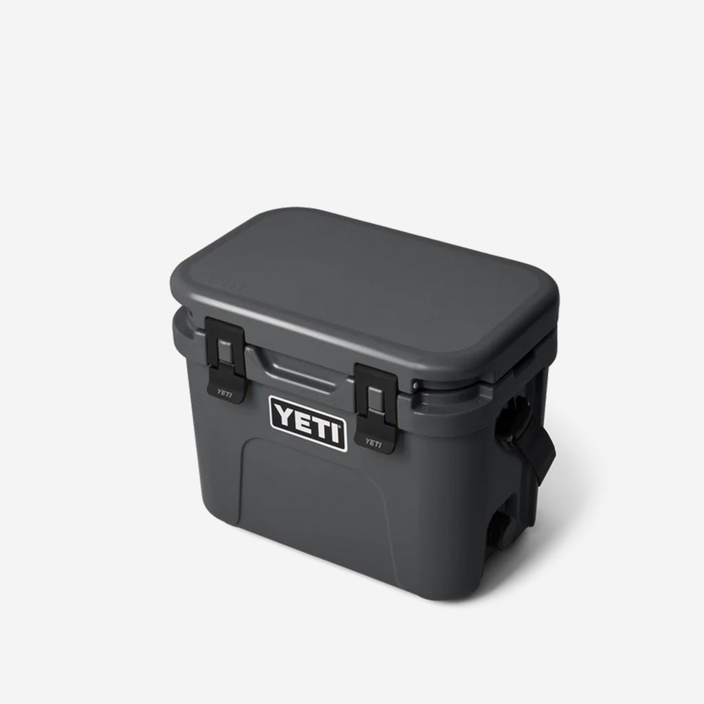 YETI Roadie 15 Cool Box, Charcoal, Detail Shot 4