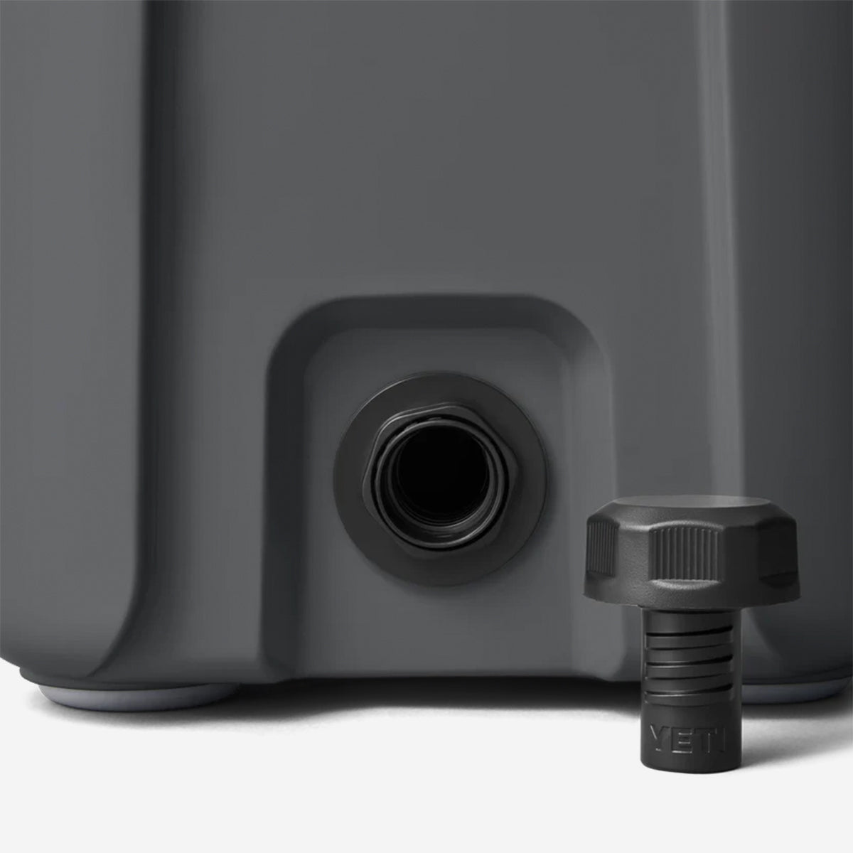 main YETI Roadie 15 Cool Box, Charcoal, Detail Shot 8