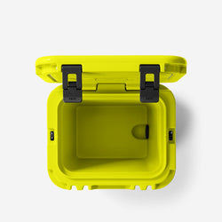 thumbnail YETI Roadie 24 Cool Box, Firefly Yellow, Detail Shot 7