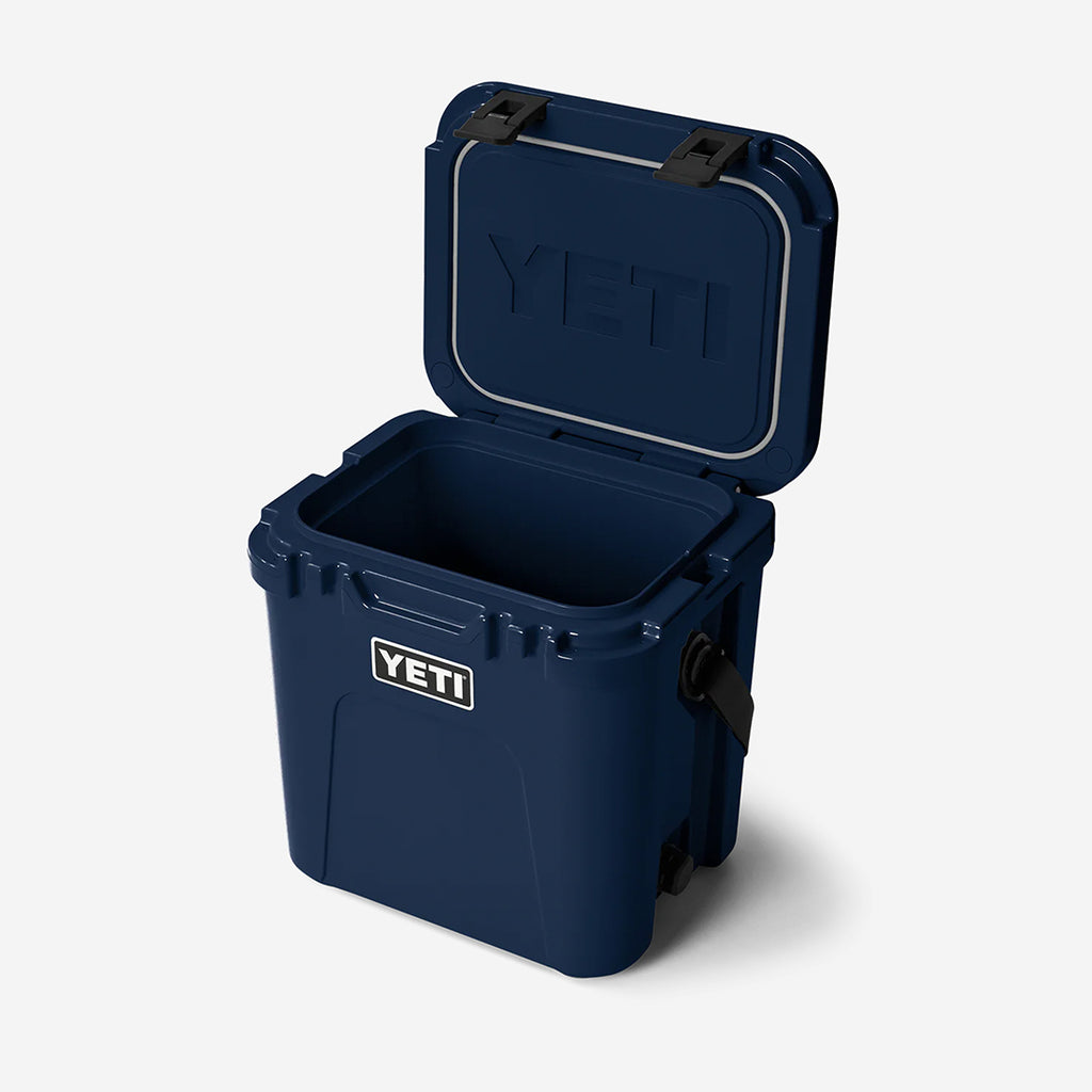 YETI Roadie 24 Cool Box, Navy, Detail Shot 4