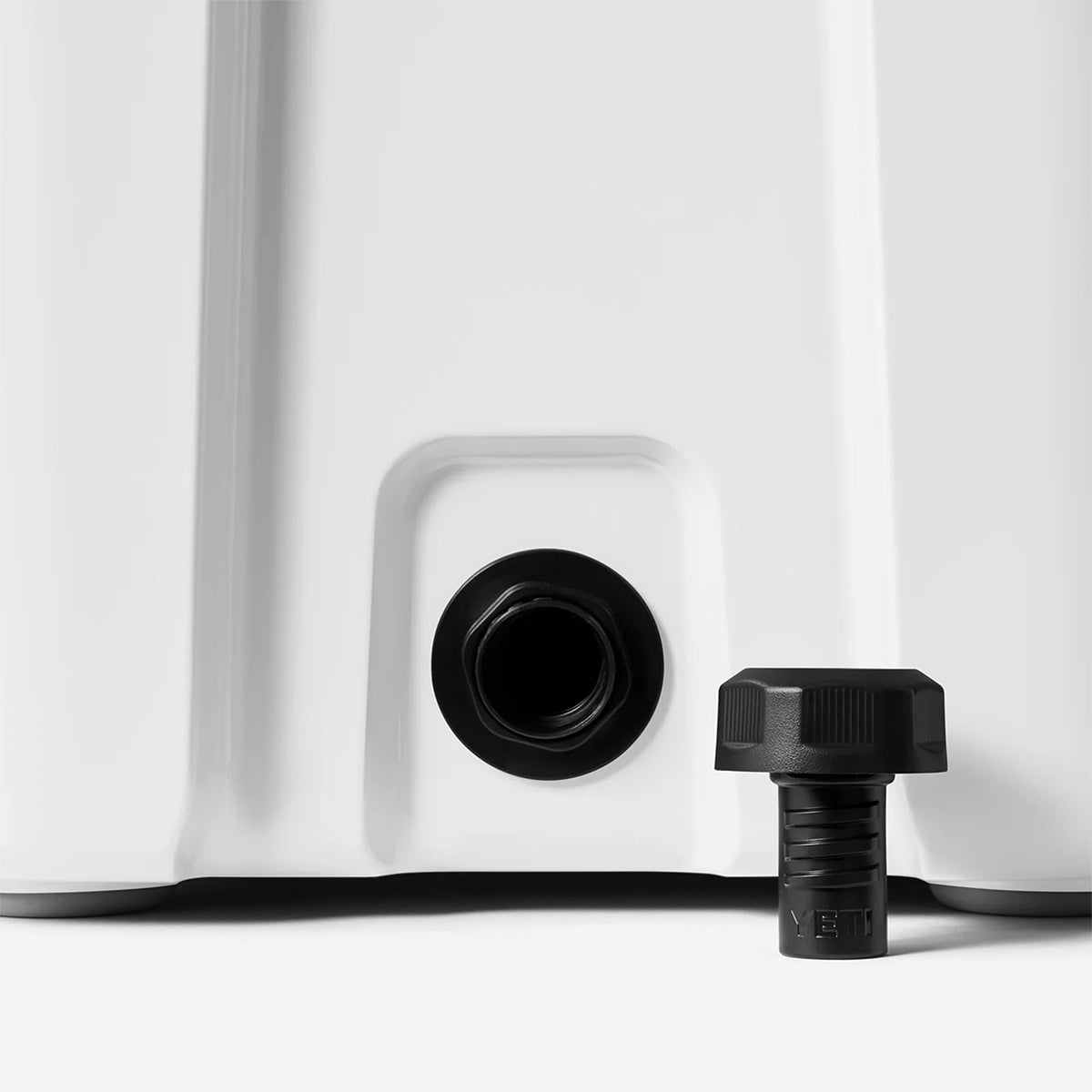 YETI Roadie 24 Cool Box, White, Detail Shot 6