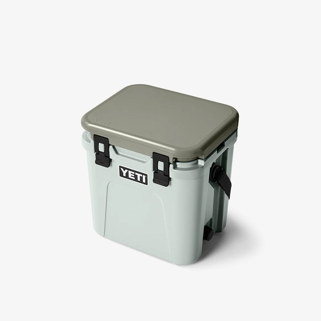 YETI Roadie 24 Cool Box, Ridgeline, Detail Shot 2
