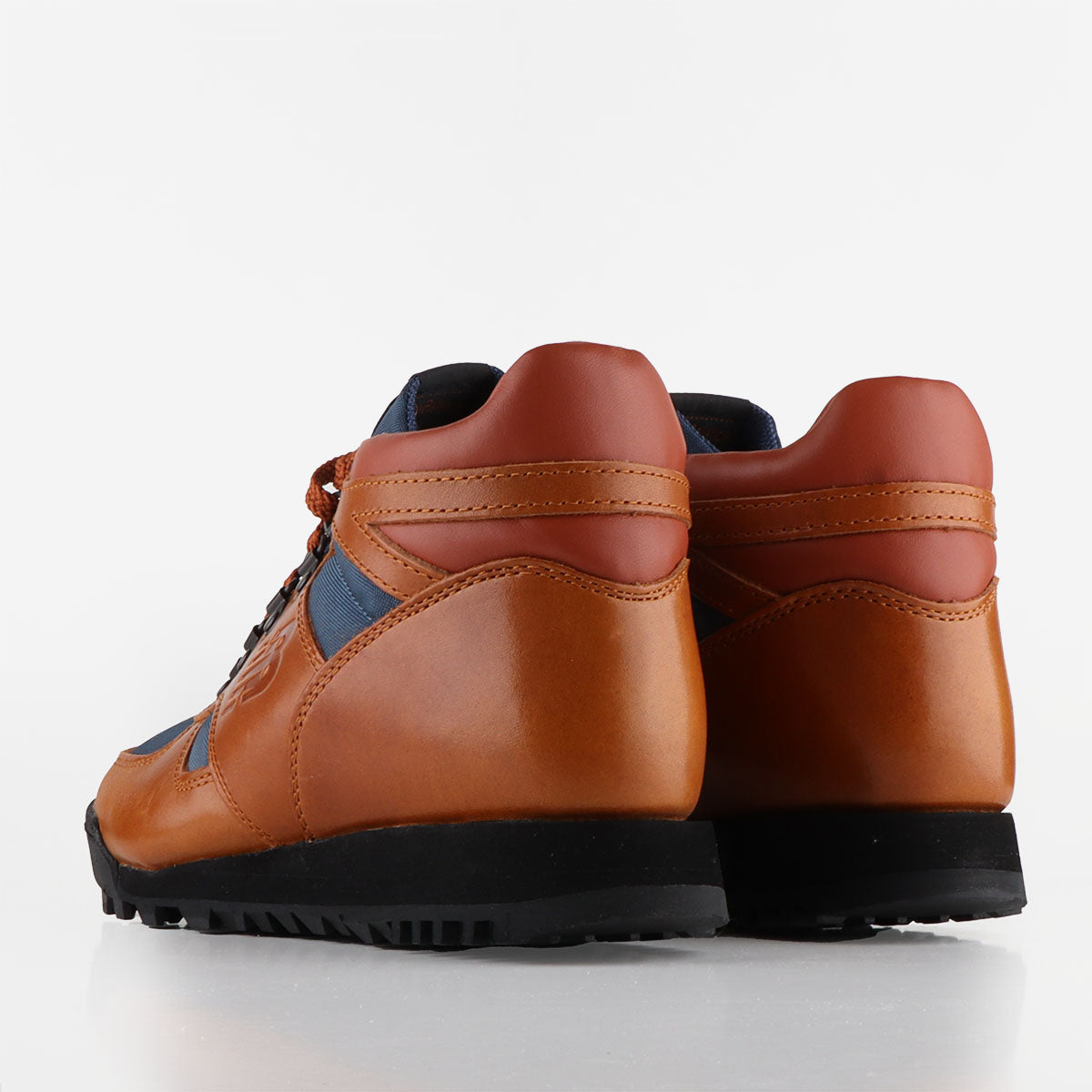 New Balance Rainier OG Shoes, Brown, Detail Shot 3
