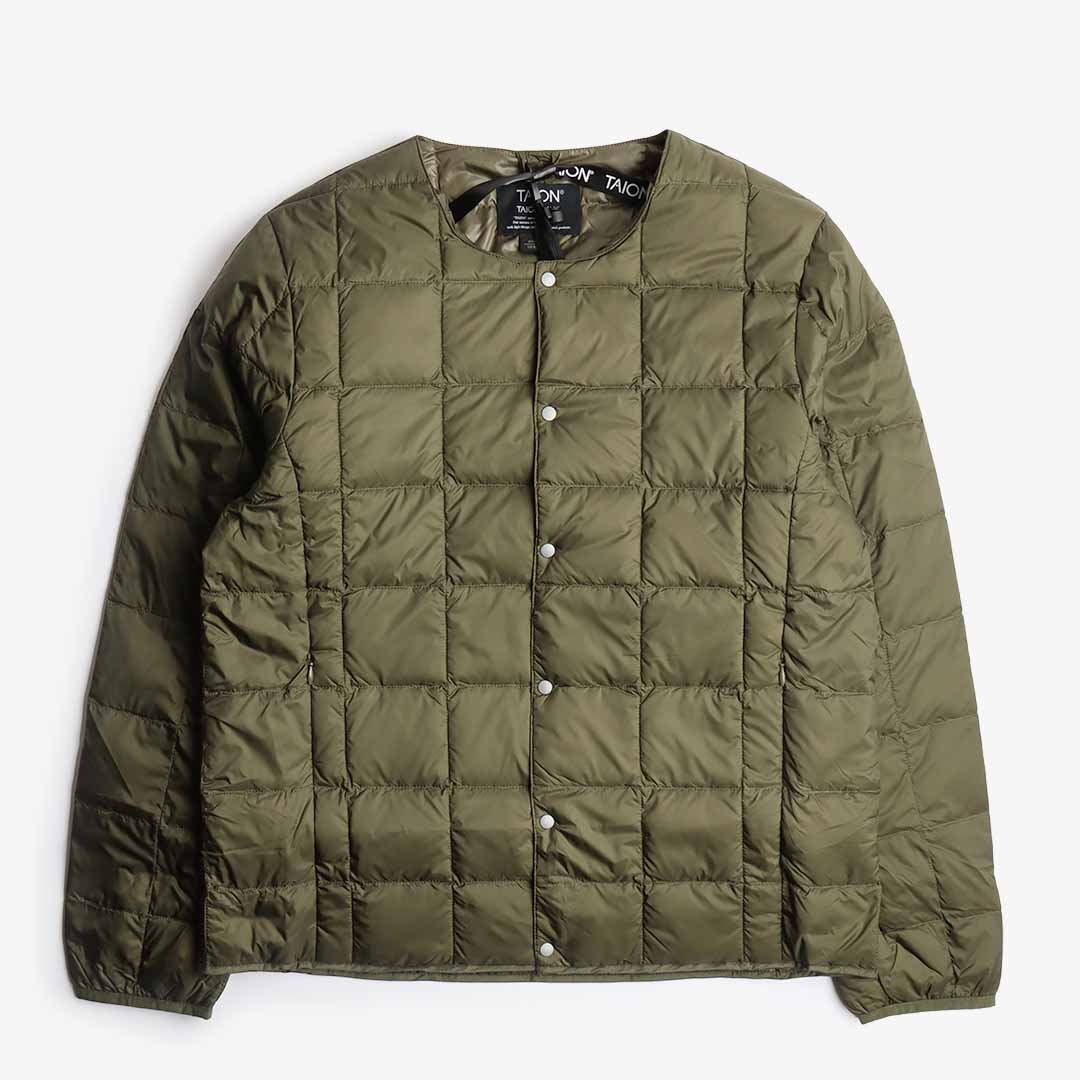 Taion Crew Neck Button Down Jacket, Dark Olive, Detail Shot 1